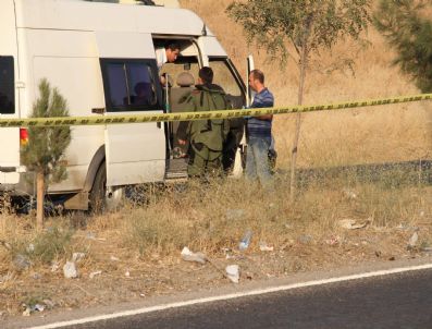 GAFFAR OKAN - Diyarbakır'da Polis Servisine Bombalı Saldırı: 7 Yaralı