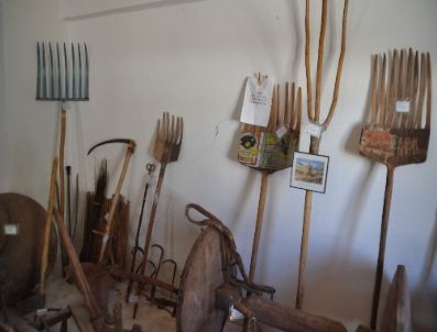 DEREBAĞı - Eski Tarım Aletleri ve Eşyaların Sergilendiği Köy Müzesi Büyük İlgi Görüyor