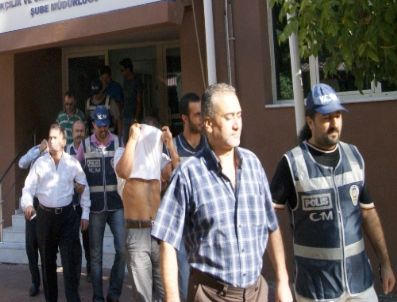 İzmir'de Tefecilik Operasyonu: 15 Kişi Adliyeye Sevkedildi