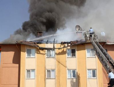 SELIM SADAK - Siirt'teki Yangında Mağdur Olanlara Belediyeden Yardım