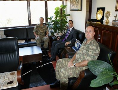 EREN ARSLAN - Jandarma Bölge Komutanı Karaosmanoğlu, Vali Vekili Arslan`ı Ziyaret Etti
