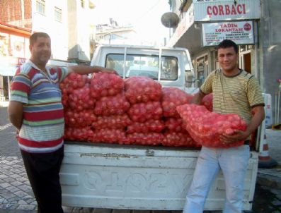 MUSTAFA AKGÜL - Kışlık Soğanlar İlgi Görüyor
