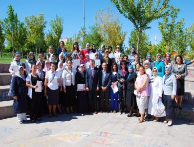 Komek`te Kurs Bitirme Programı