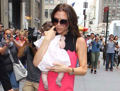SPICE GIRLS - Victoria Beckham'ın yolunda