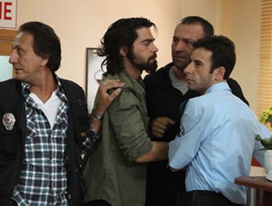 ARKA SOKAKLAR DİZİSİ - Arka Sokaklar 212. bölüm özeti ve fragmanı