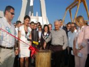 Bakan Yıldırım, 4 Bin 700 Tonluk Platformu Denize İndirdi