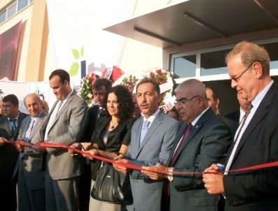 Çorlu Kapalı Spor Salonu Açıldı