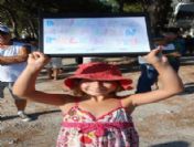 Didim`de Deniz Kirliliği Yol Kapattırdı