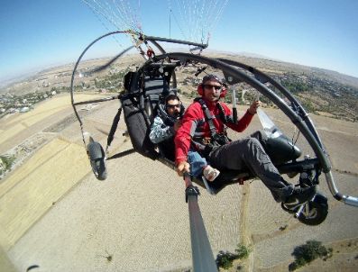 MEHMET POLAT - Engelleri, Uçmasına Engel Olamadı