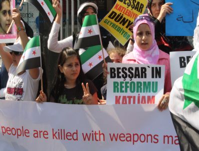 DMITRI MEDVEDEV - Rusya Konsolosluğu Önünde Eylem