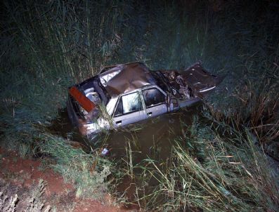 Şanlıurfa`da 3 Takla Atıp Dereye Uçan Araçtan Sağ Çıktılar