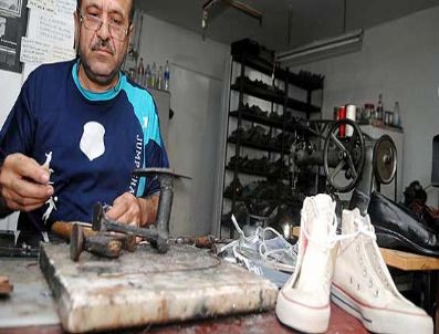 Tamire bırakılan ayakkabı 6 bin TL'ye maloldu