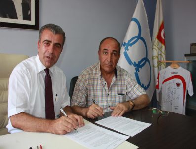 EMRULLAH TAŞKıN - Tevfik Sırrı Gür Stadyumu 2 Yıllığına Mersin İdman Yurdu`nun