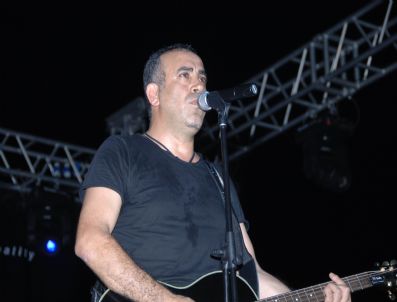 HALUK LEVENT - Haluk Levent Memleketi Adana`da Konser Verdi