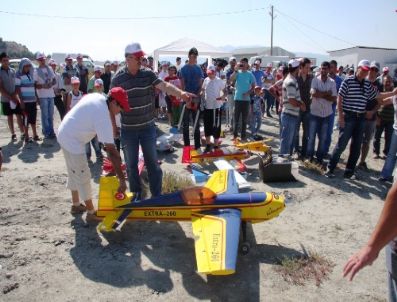 SEBAHATTIN AKKAYA - İnsuyu Şenlikleri, Burdur Gölü`nde Devam Ediyor