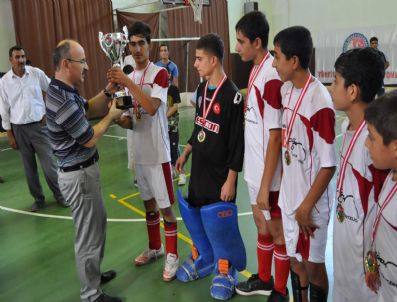 HACı FEVZI AKDOĞAN - Salon Hokeyi Türkiye Şampiyonası Nizip`te Yapıldı