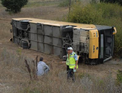 Samsun`da Yolcu Otobüsü Şarampole Yuvarlandı: 1 Yaralı