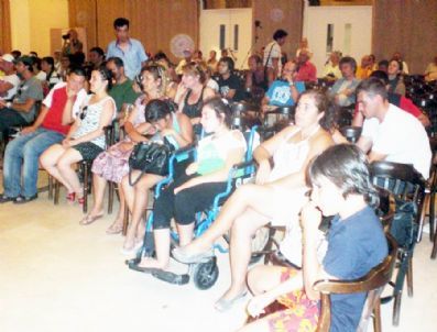Zihinsel Engelli Çocuklara ‘hamlet’ Gösterisi
