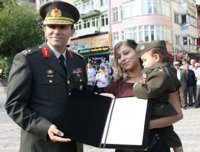 1.5 Yaşındaki Şehit Çocuğuna Övünç Madalyası