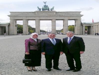 KLAUS WOWEREIT - Abdullah Gül, Tarihi Brandenburg Kapısı Önünde Fotoğraf Çektirdi