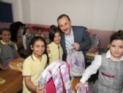 Bağcılar Belediyesi`nden 6 Bin Öğrenciye Kırtasiye Yardımı