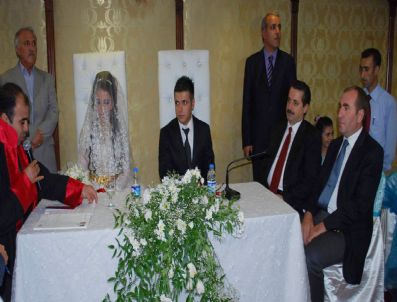 Bakan Çelik Nikah Şahidi Oldu