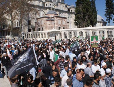 Çeçenlerin cenazesinde Rusya'ya büyük öfke