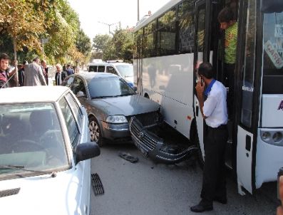Chp Milletvekili Topbaş, Trafik Kazası Geçirdi