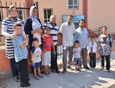 MAHMUT ÖZTÜRK - Çocuklarını Okula Getiren Veliler Temizliğe Girişti