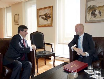 FERIDUN SINIRLIOĞLU - Davutoğlu, İngiliz Meslektaşı Hague İle Görüştü