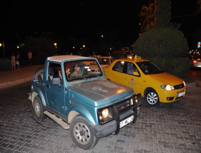 Durakta Unutulan Koli Fünye İle Patlatıldı