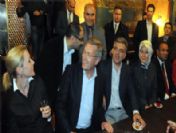 Gurbetçilerin cumhurbaşkanıyla çay keyfi