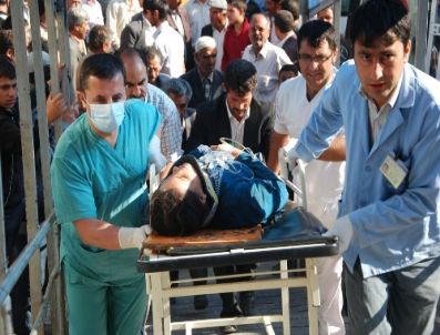 Hatalı Sollama Yapan Otomobil Takla Attı: 6 Yaralı