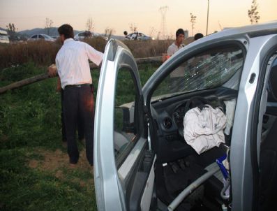 Otomobil Maydanoz Tarlasına Uçtu: 3 Yaralı