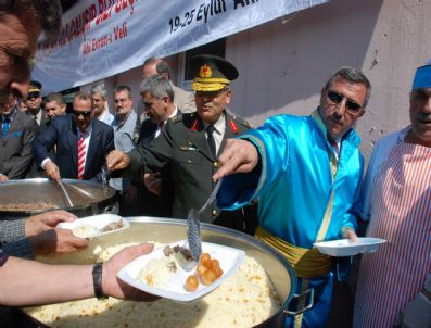 KEFARET - Şed Kuşanan Vali, Ahi Pilavı İkram Etti