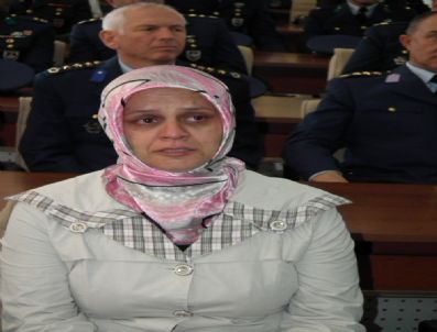 GÜRLEK - Şehit Anne ve Babasını Ağlatan Madalya