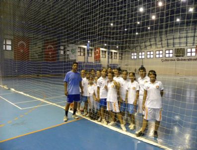 HALIS ARSLAN - Sevgiye Uzanan Eller’den Çukobirlikspor’a Destek