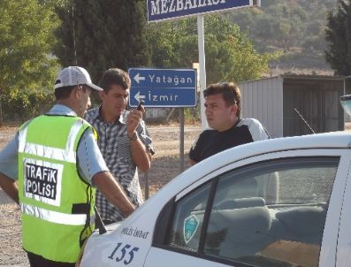 Takla Atarak 75 Metre Sürüklenen Arabadan Sağ Çıktı