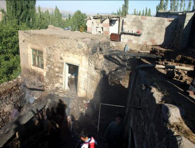 AZATLı - Tandır Ocağındaki Yangın 7 Hayvanı Telef Etti