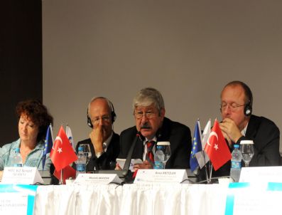 SELAMI ÖZTÜRK - Türkiye-ab İlişkileri Masaya Yatırıldı