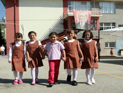 Uşak’ta 60 Bin 545 Öğrenci Ders Başı Yaptı