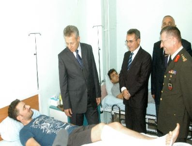 MUSTAFA TAŞKESEN - Vali Taşkesen'den Gazilere Ziyaret