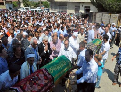 HÜMEYRA AKBAY - Anne Kız Birlikte Toprağa Verildi