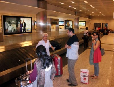 Bombay Yolcuları 16 Saat Sonra Türkiye`de