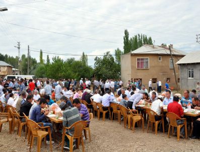 Ermeniler Taarfından Şehit Edilenler İçin Yaptırılan Anıt Törenle Hizmete Açıldı