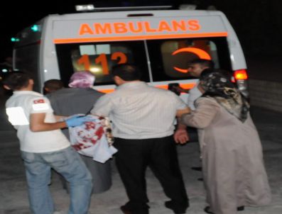 Halayda Ayağa Basma Kavgası: 2 Yaralı