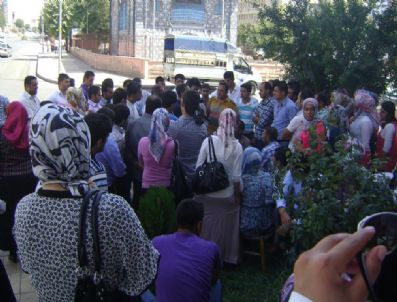 Tekstil Çalışanları Valilikten Yardım İstedi