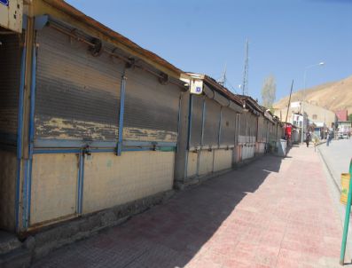 YıLDıRıM AYHAN - Van`ın Başkale İlçesinde Kepenkler Kapalı