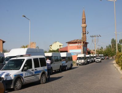 Ahlat'ta Minibüsçüler Kontak Kapattı