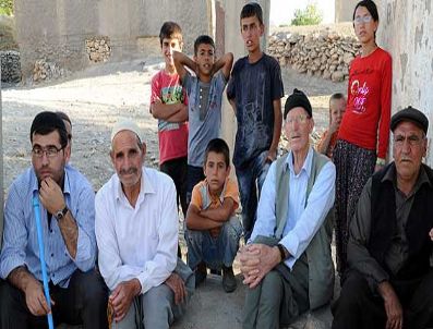 MURAT BÜYÜKKÖSE - Bu köyden 66 doktor 135 öğretmen çıktı